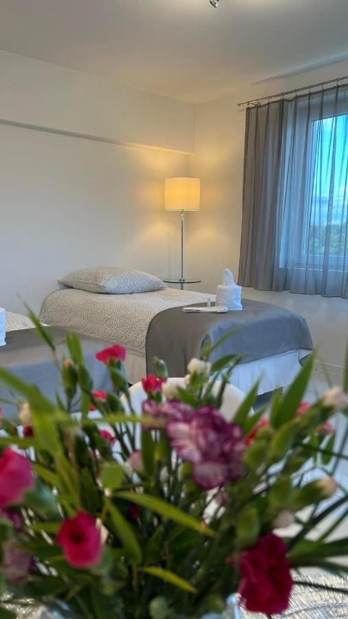 Azyl Otel Legnica Dış mekan fotoğraf