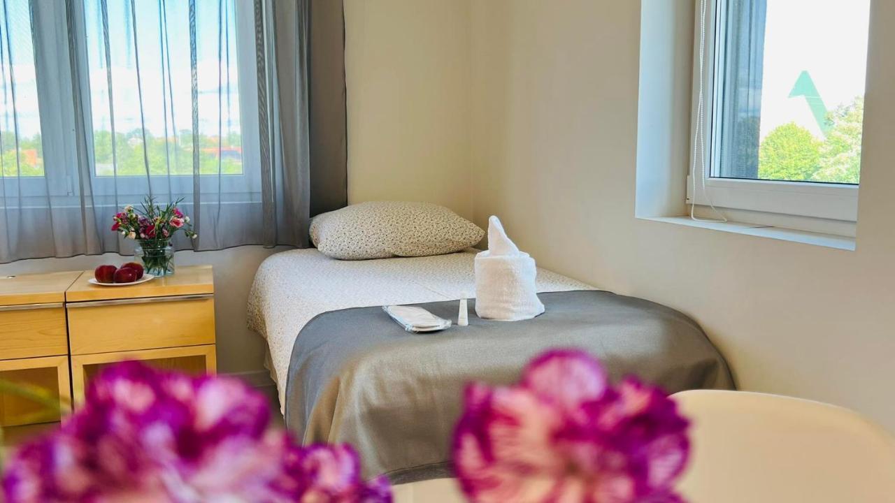 Azyl Otel Legnica Dış mekan fotoğraf