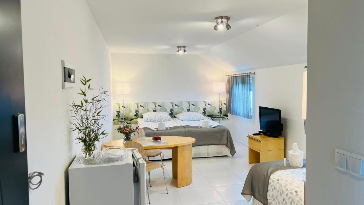 Azyl Otel Legnica Dış mekan fotoğraf