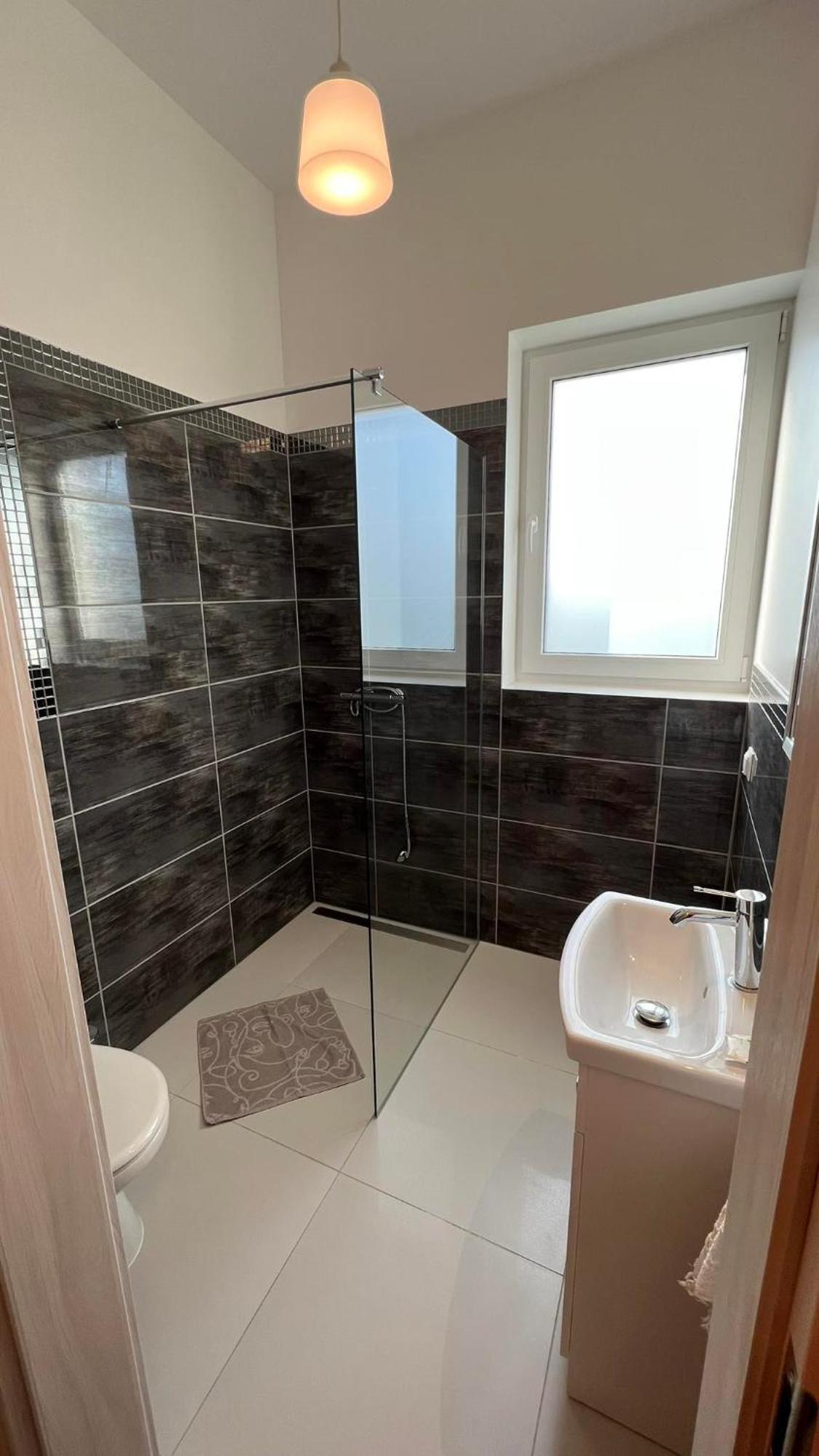 Azyl Otel Legnica Dış mekan fotoğraf