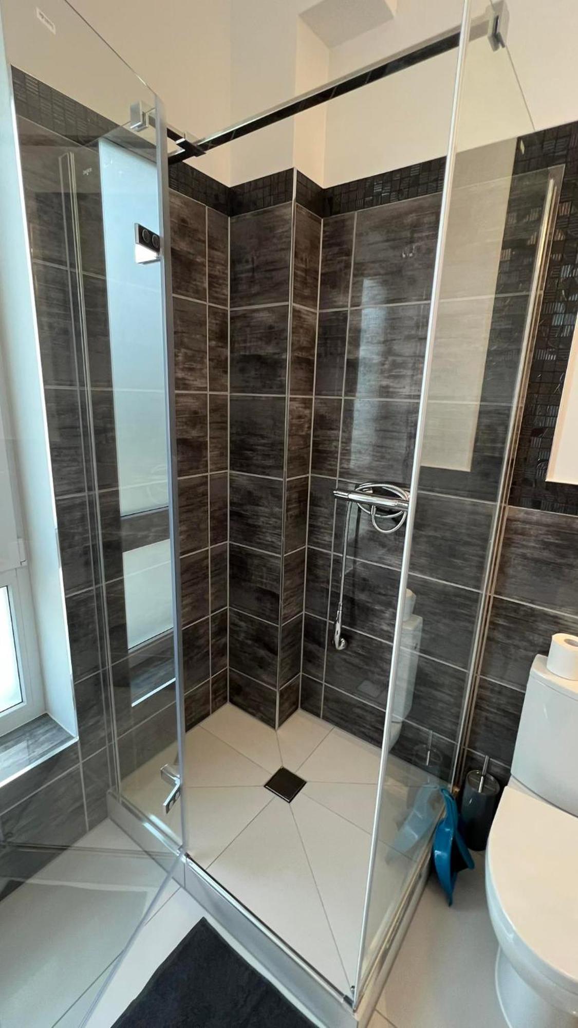 Azyl Otel Legnica Dış mekan fotoğraf