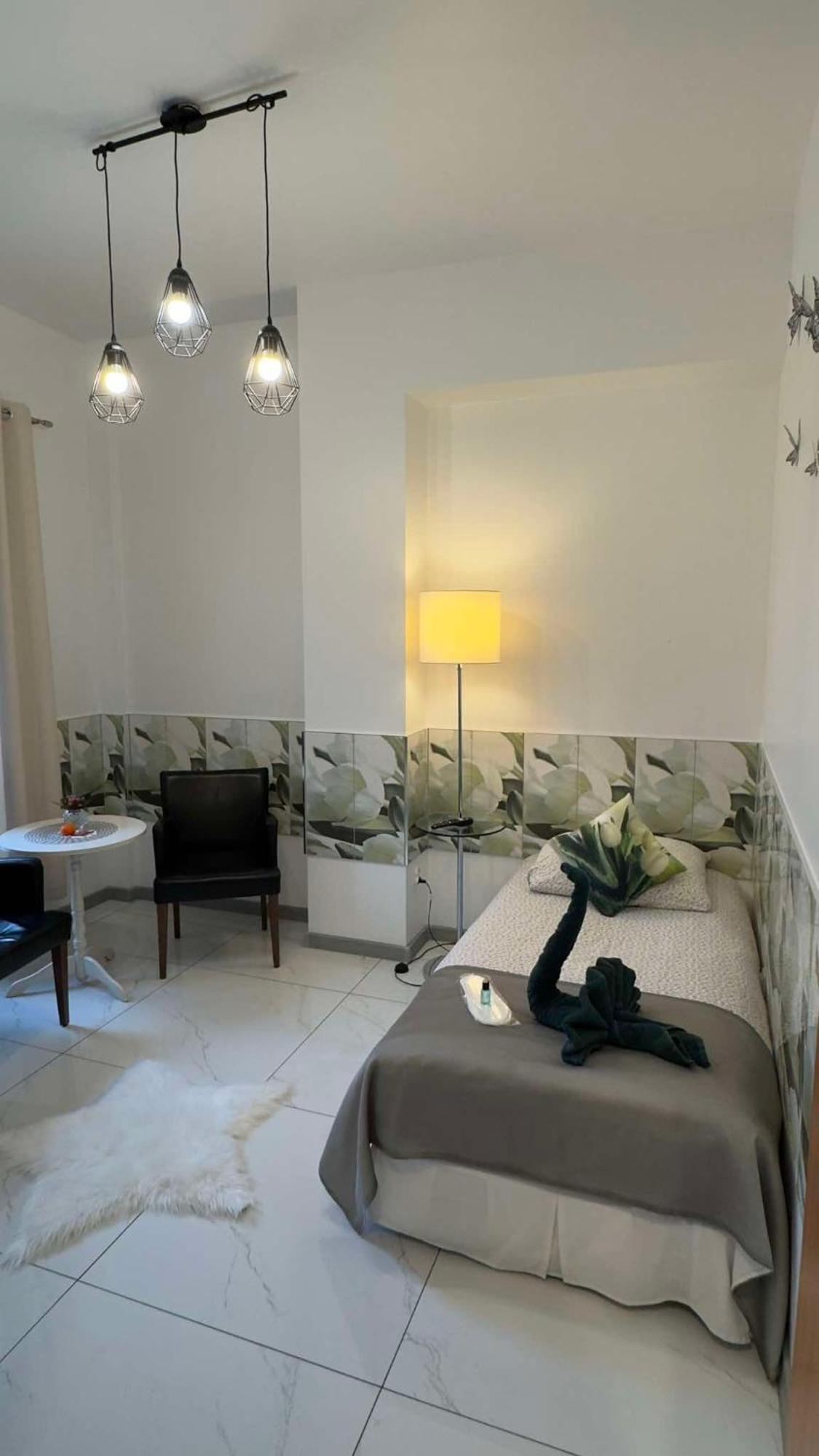 Azyl Otel Legnica Dış mekan fotoğraf