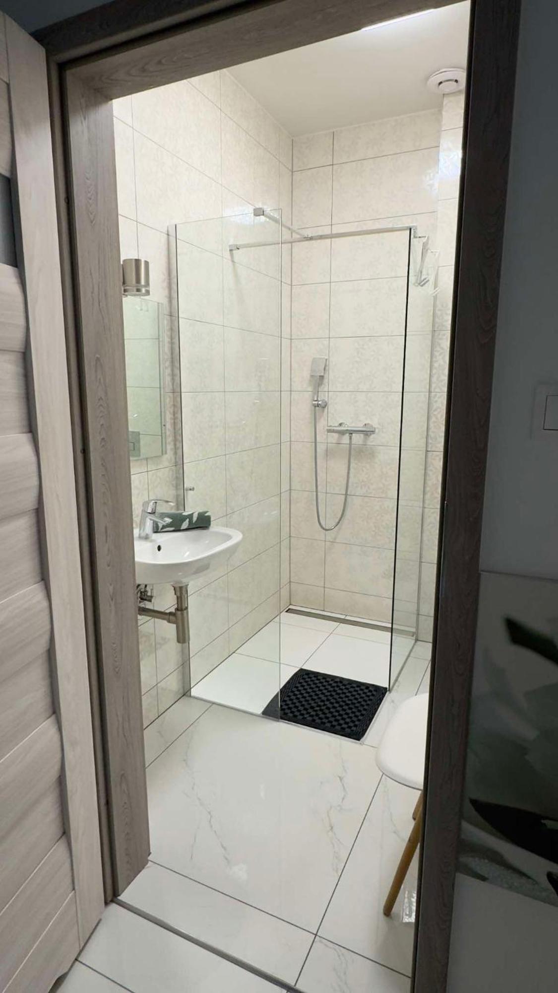 Azyl Otel Legnica Dış mekan fotoğraf