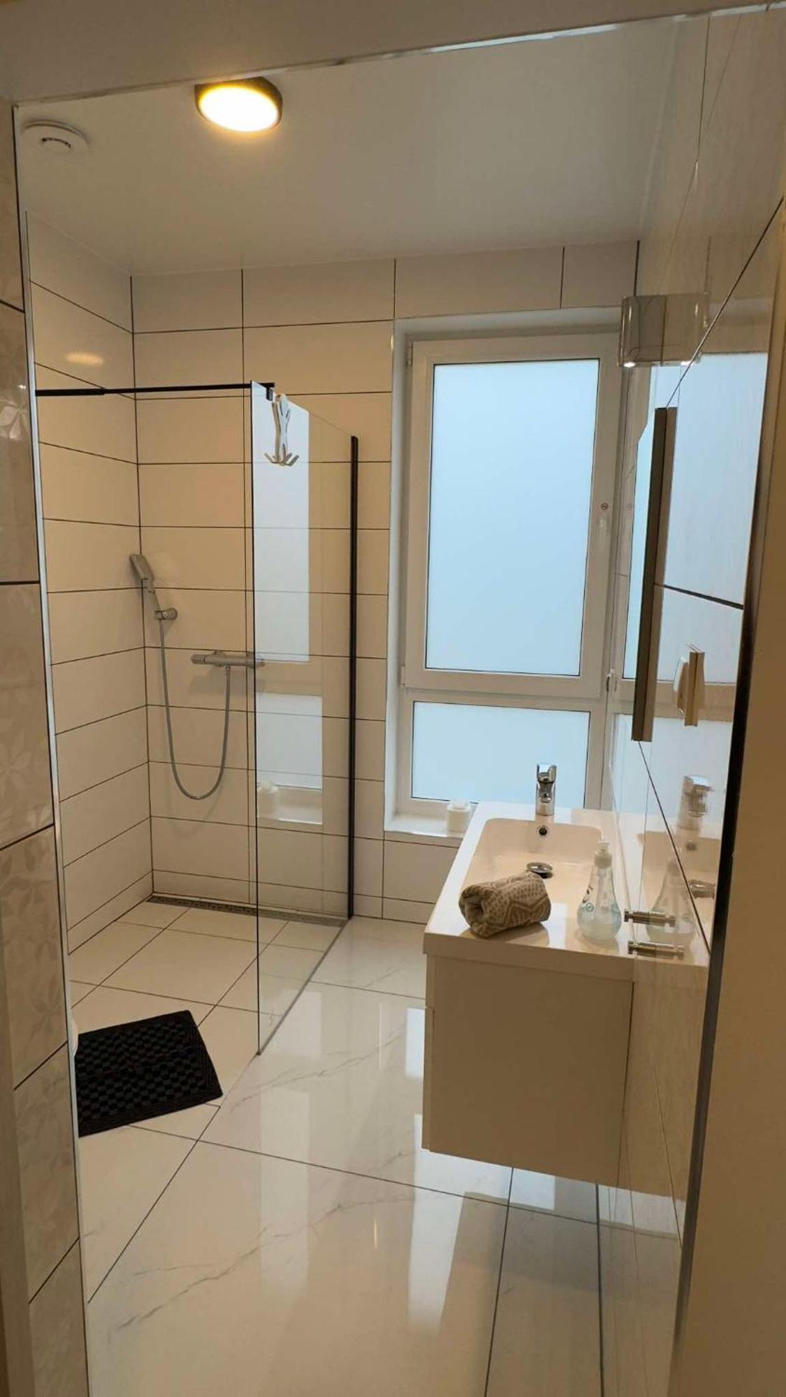 Azyl Otel Legnica Dış mekan fotoğraf