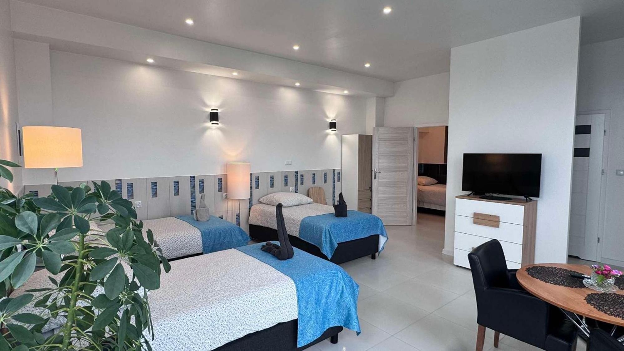 Azyl Otel Legnica Dış mekan fotoğraf